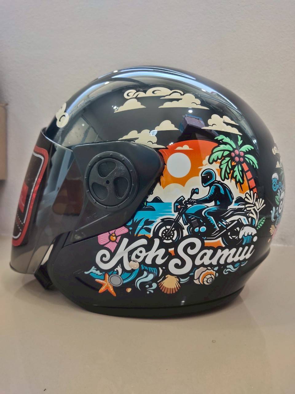 หมวกกันน๊อคสำหรับเด็ก และผู้ใหญ่ ตัดสติ๊กเกอร์ตามแบบ