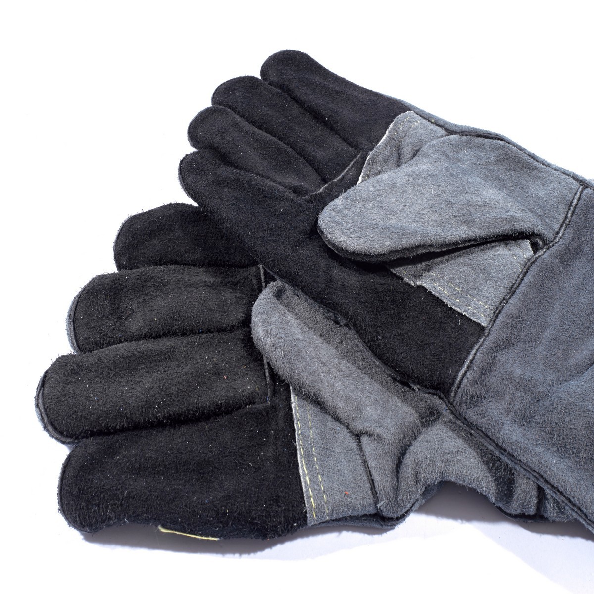 JASIC ถุงมือเชื่อม สีเทา ใช้สำหรับป้องกันสะเก็ดไฟในขณะเชื่อมเพื่อความปลอดภัย (เจสิค)