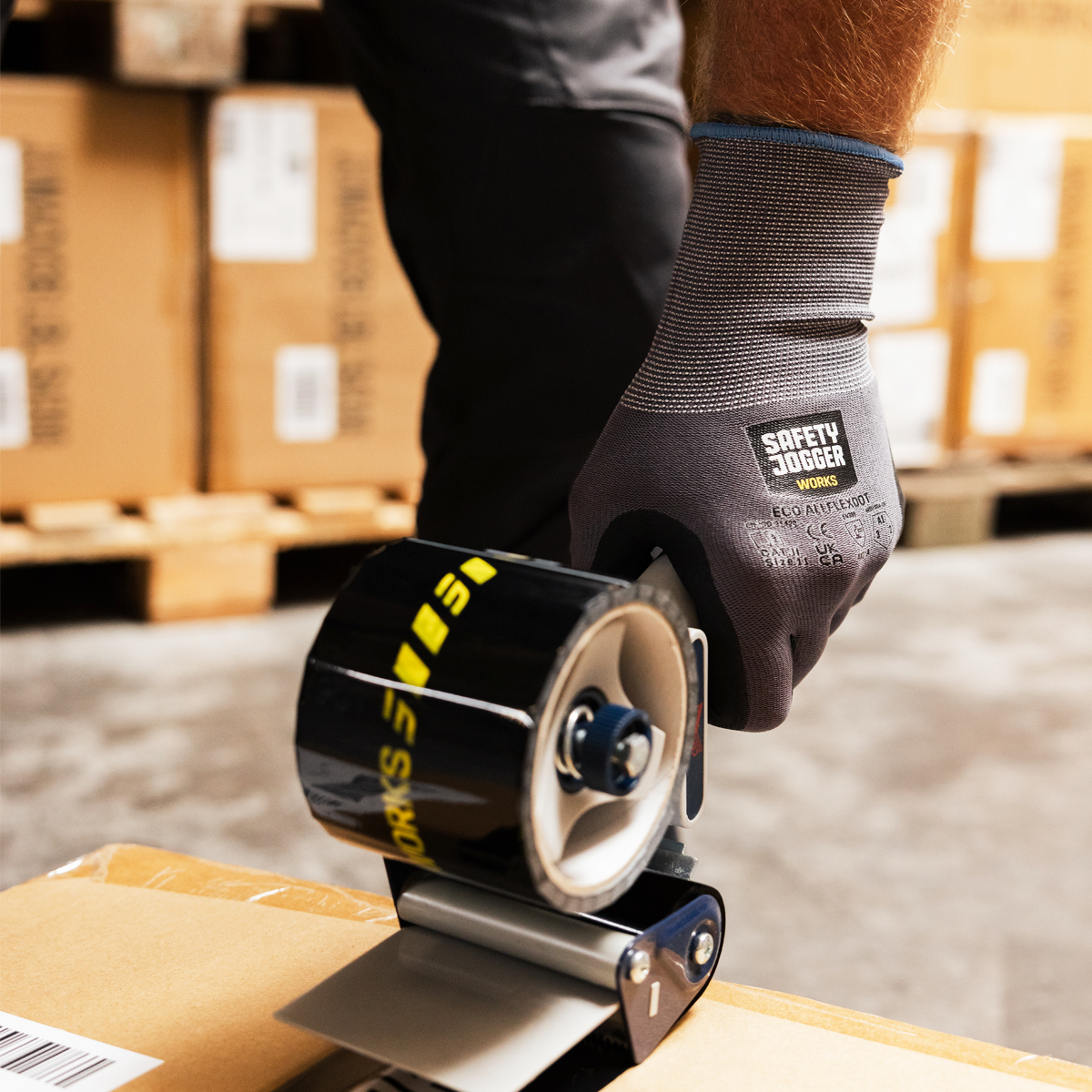 SAFETY JOGGER ถุงมือเซฟตี้ เบอร์ EU 10 รุ่น ECO ALLFLEXDOT ระดับ 4X31A เคลือบโฟม ไนไตรล์ มีจุดยางช่วยจับแม่นยำ ทนทานสูง จับมั่นคง ใช้งานหน้าจอได้ (เซฟตี้ จ็อกเกอร์)