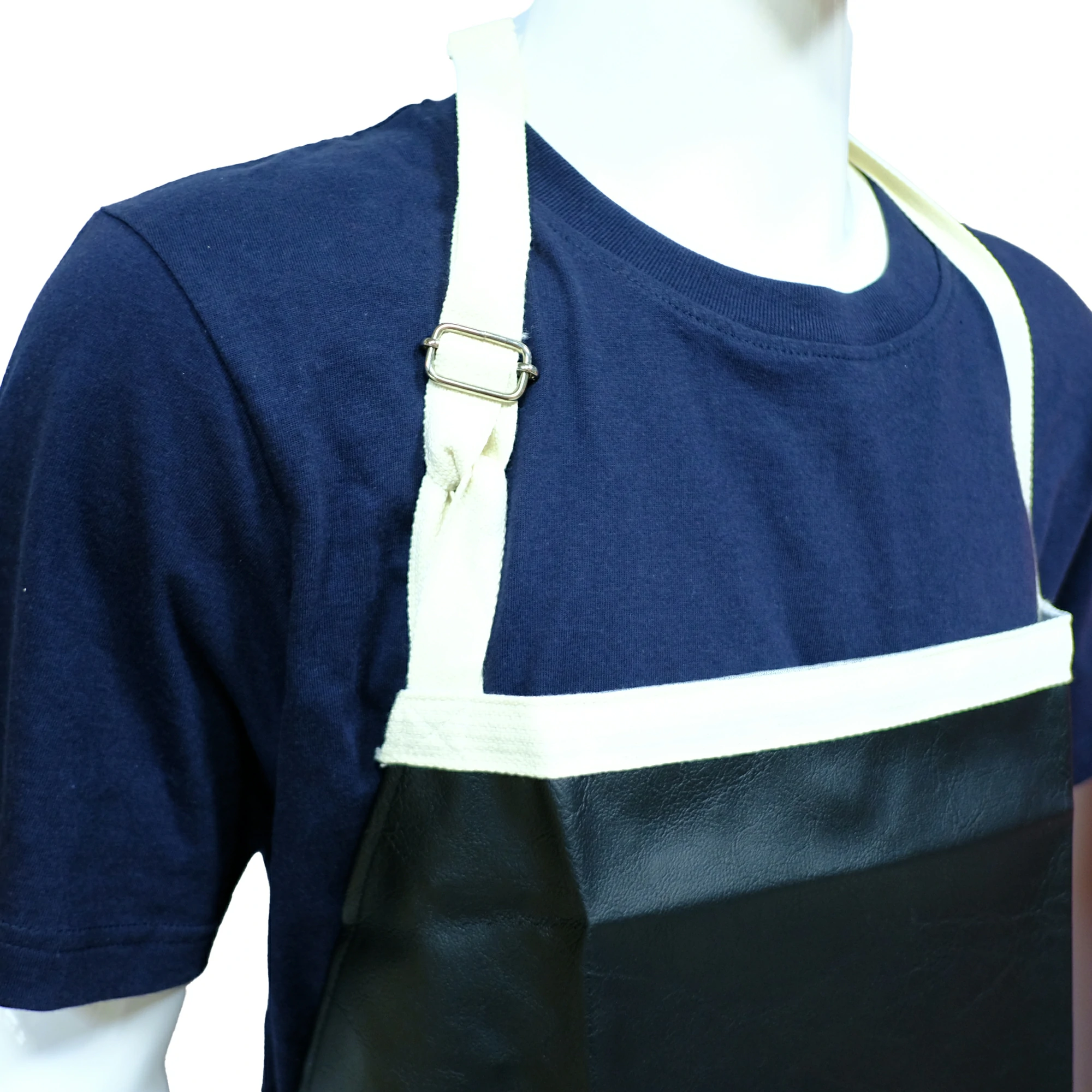 ผ้ากันเปื้อน  PVC สีดำ สายCotton